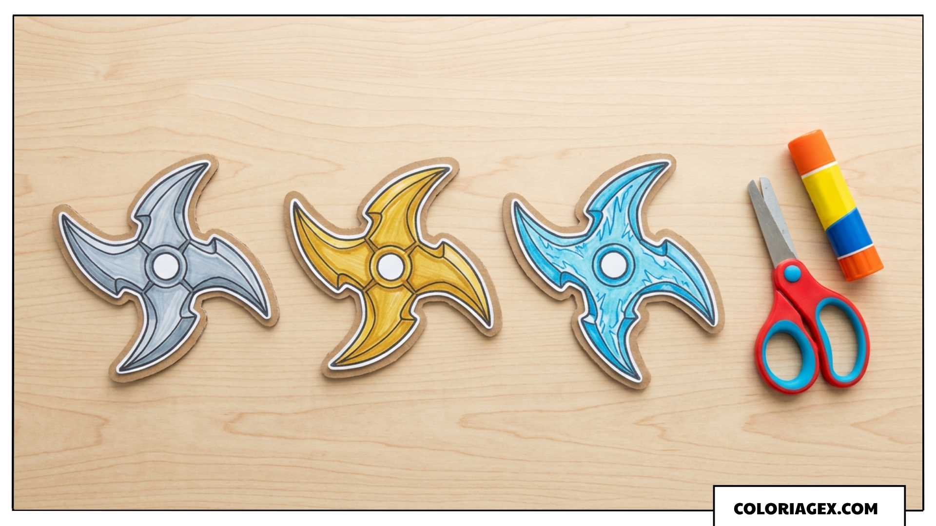 Shurikens de ninja en papier coloriés